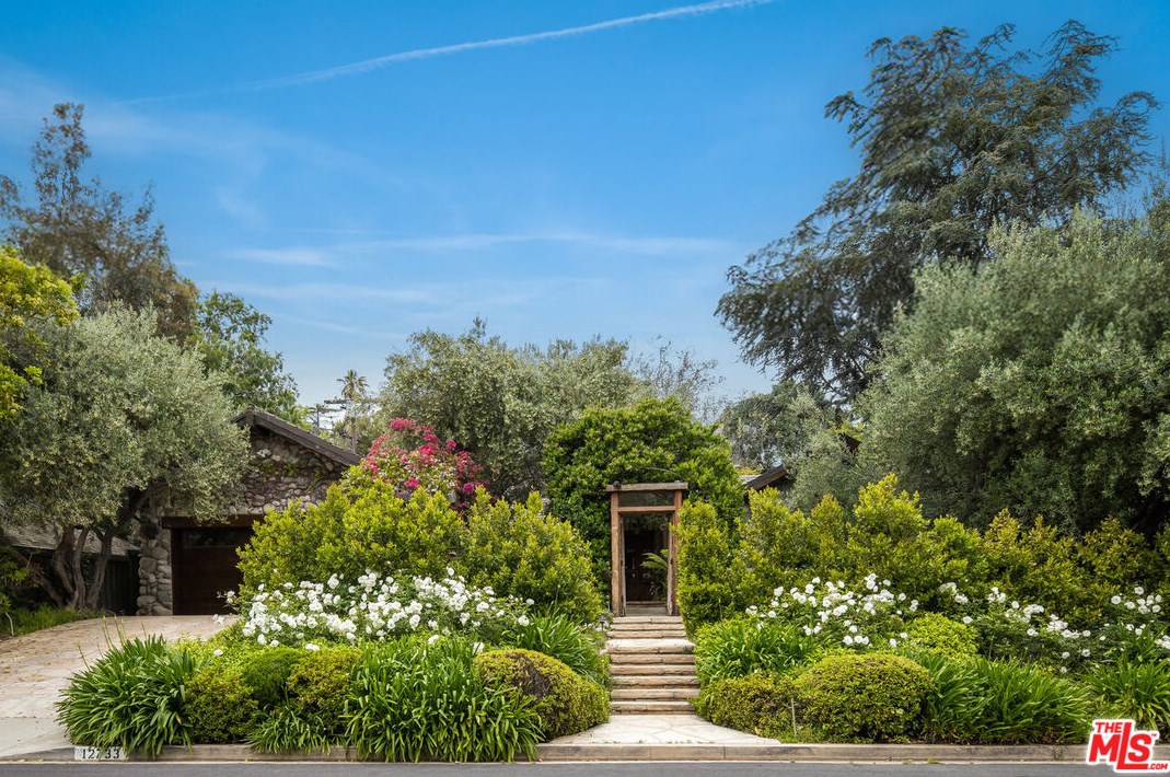 12733 Parkyns St, Los Angeles, CA 90049-2627
