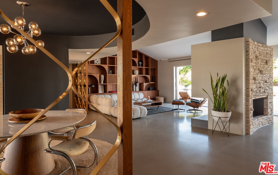 6504 Springpark Ave, Los Angeles CA  90056-2369 exterior