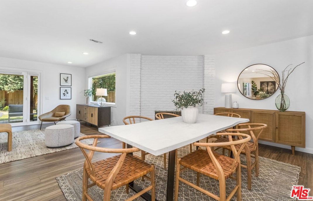 5932 Colbath Ave, Van Nuys CA  91401-4326 exterior