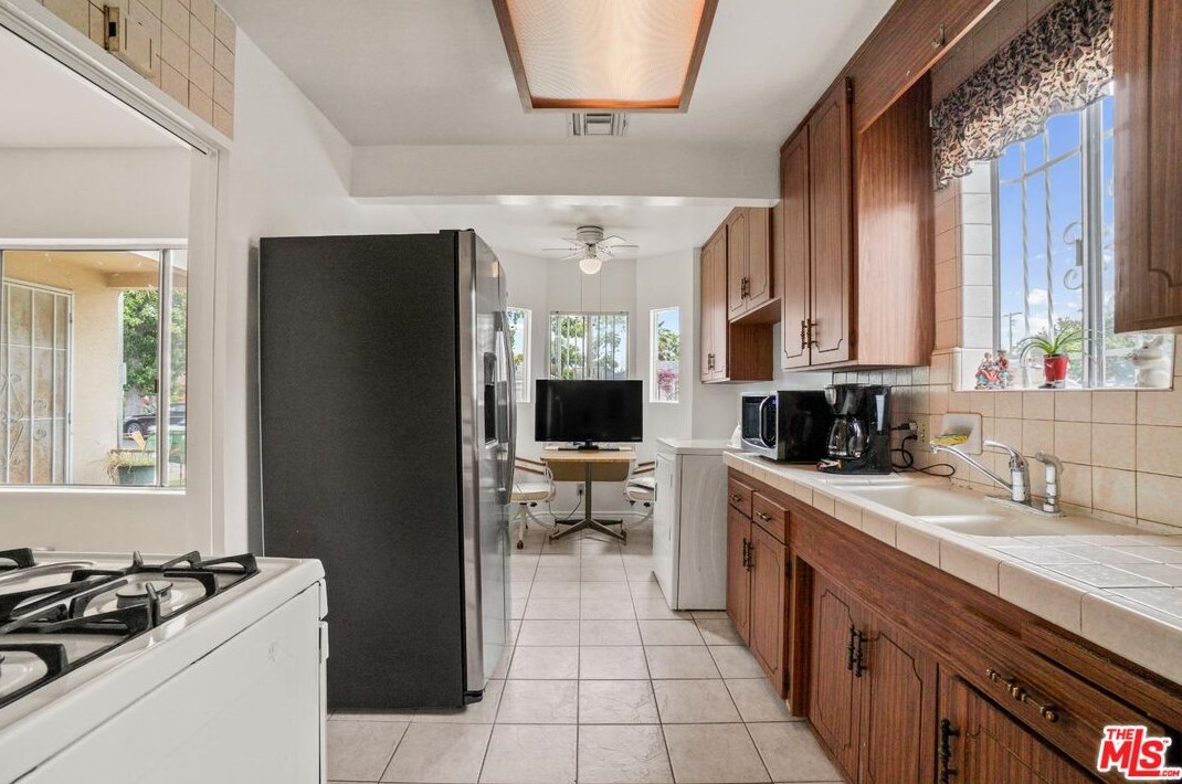 2707 Westgate Ave, Los Angeles CA  90064-3527 exterior