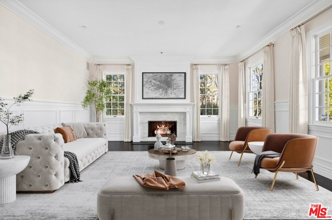 250 Garden Dr, Thousand Oaks CA 91361-5085 exterior