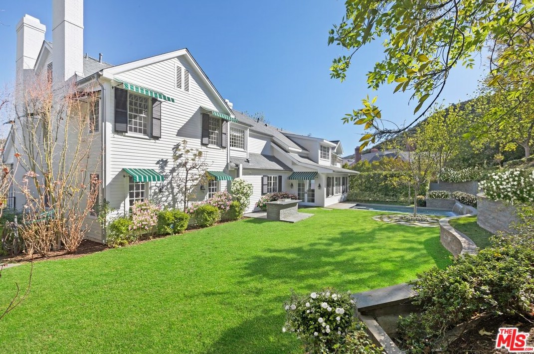 250 Garden Dr, Thousand Oaks CA 91361-5085 exterior