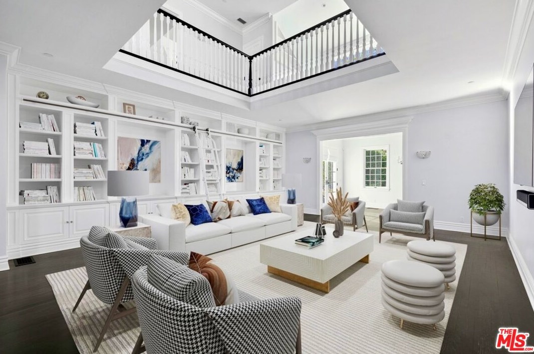 250 Garden Dr, Thousand Oaks CA 91361-5085 exterior