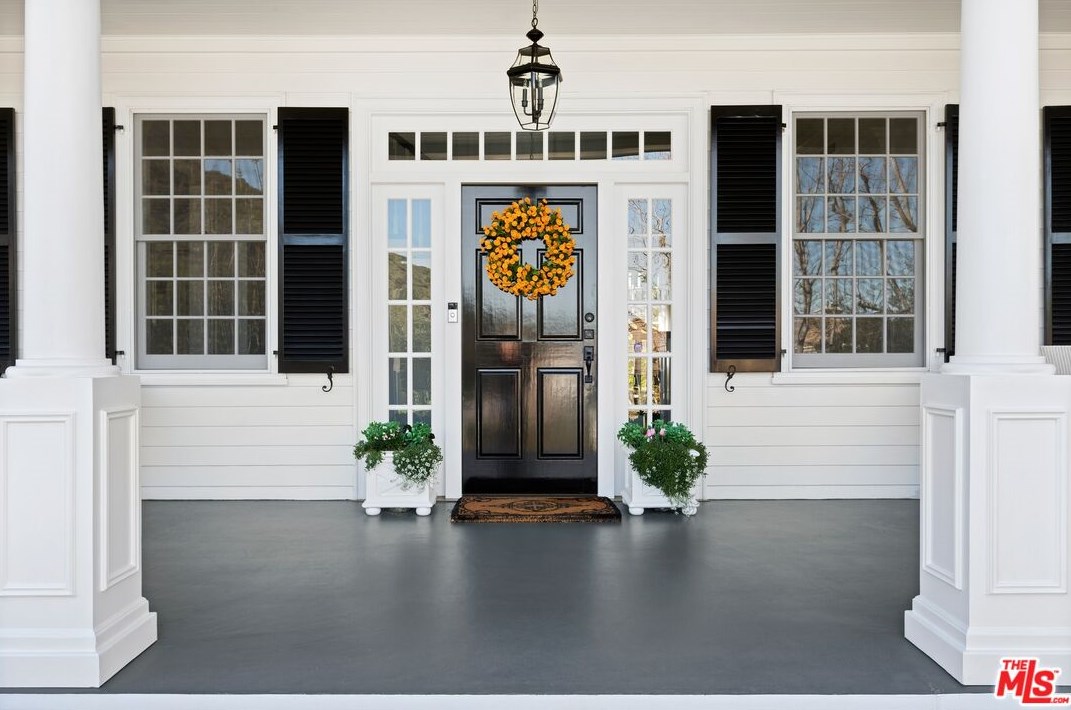 250 Garden Dr, Thousand Oaks CA 91361-5085 exterior