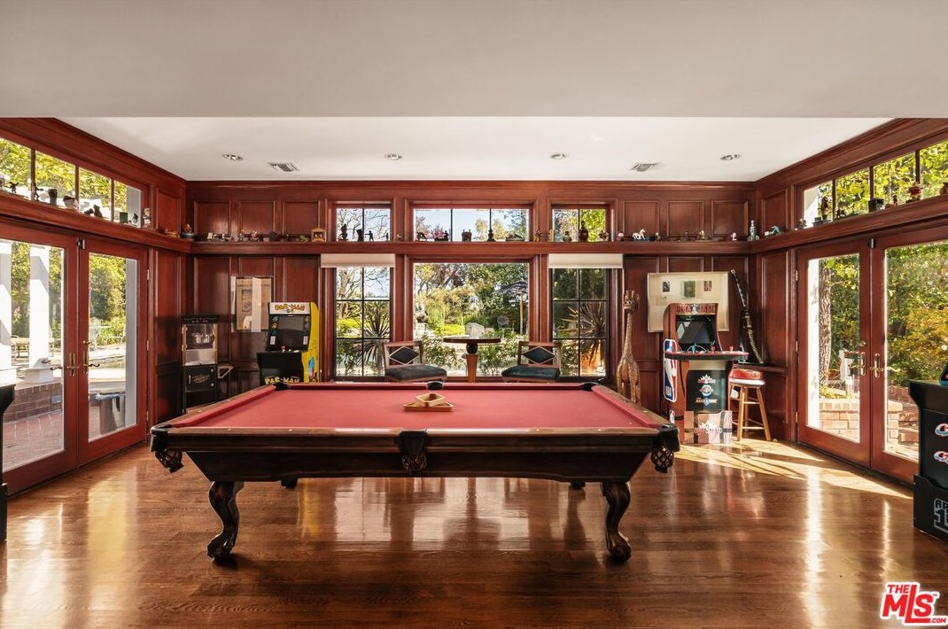 15524 Collina Strada, Los Angeles CA  90077-1514 exterior