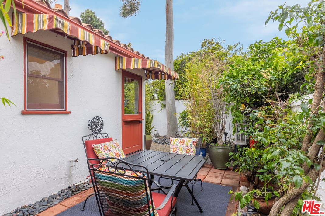 11348 Mccune Ave, Los Angeles CA  90066-3637 exterior