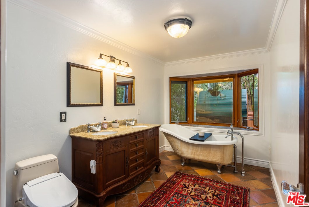 11348 Mccune Ave, Los Angeles CA  90066-3637 exterior