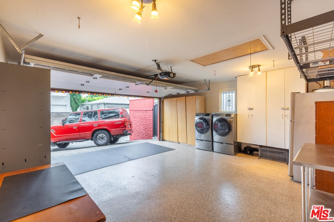 11348 Mccune Ave, Los Angeles CA  90066-3637 exterior