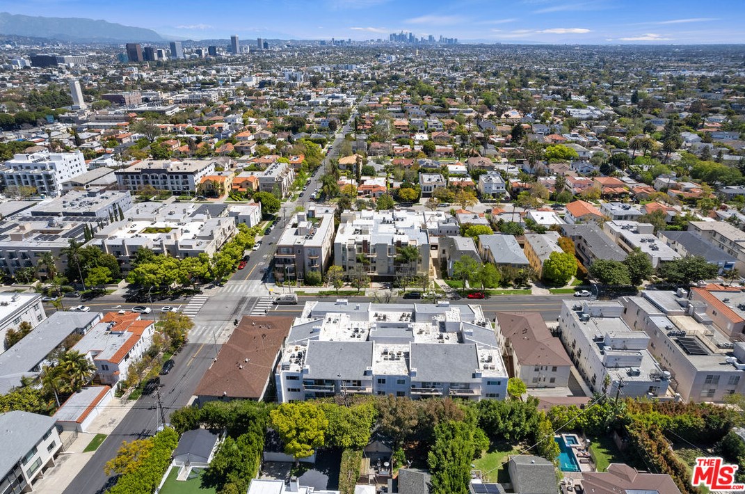 1515 Beverly Dr, Los Angeles CA  90035-3036 exterior