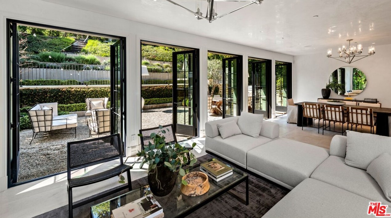 1549 Doheny Dr, Los Angeles CA  90035-3210 exterior
