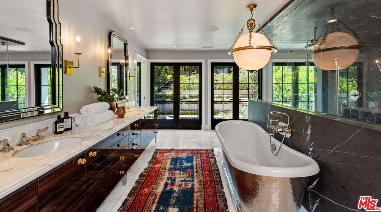1549 Doheny Dr, Los Angeles CA  90035-3210 exterior