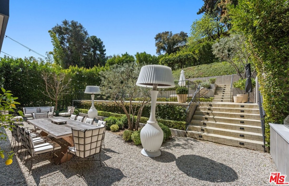 1549 Doheny Dr, Los Angeles CA  90035-3210 exterior