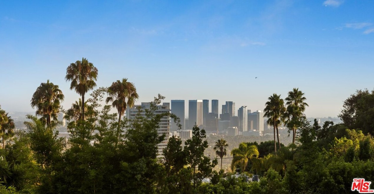 1549 Doheny Dr, Los Angeles CA  90035-3210 exterior