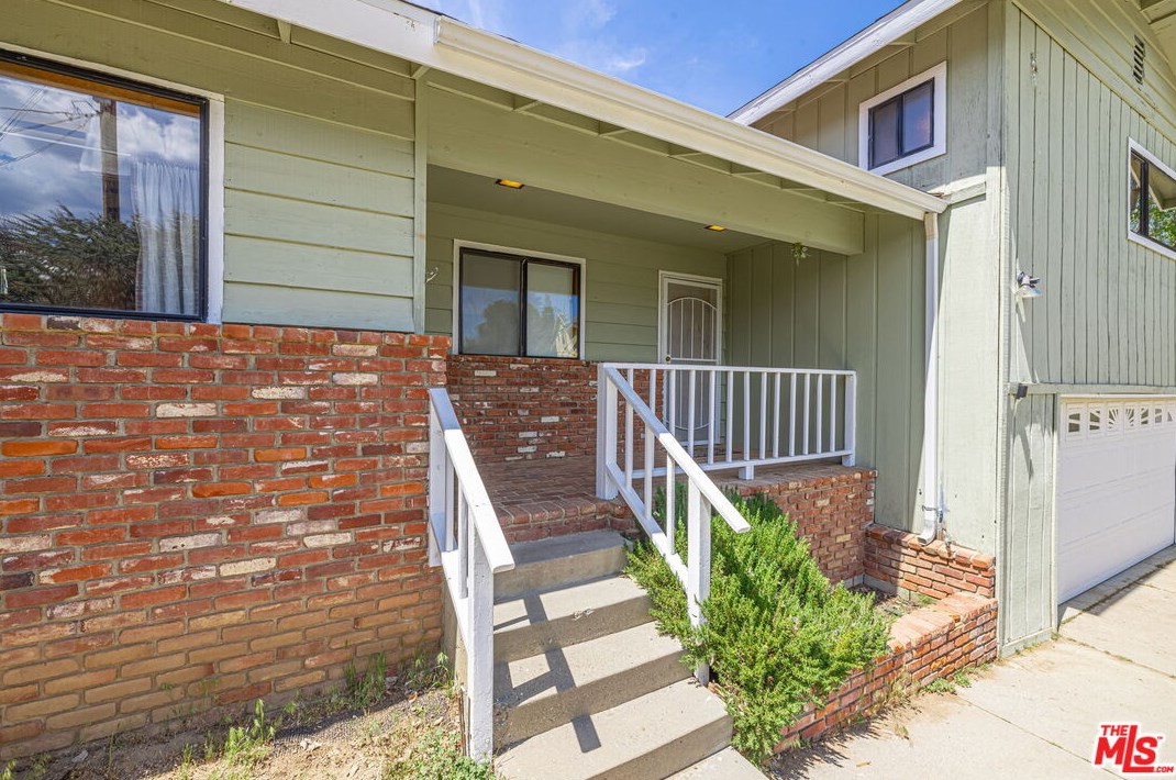 901 Sharon St, Frazier Park, CA 93225-9686