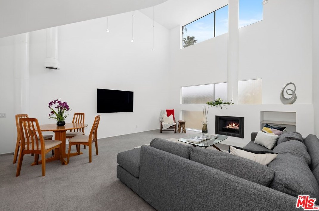 11699 Brookhaven Ave, Los Angeles, CA 90064-2846