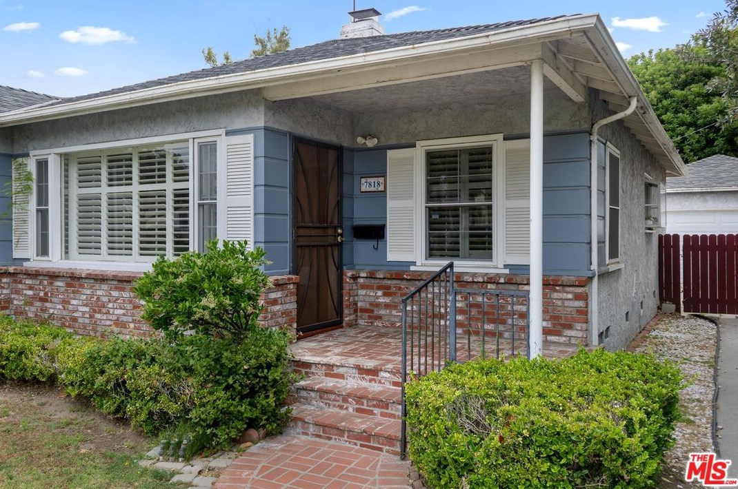 7818 Mcconnell Ave, Los Angeles CA  90045-1044 exterior
