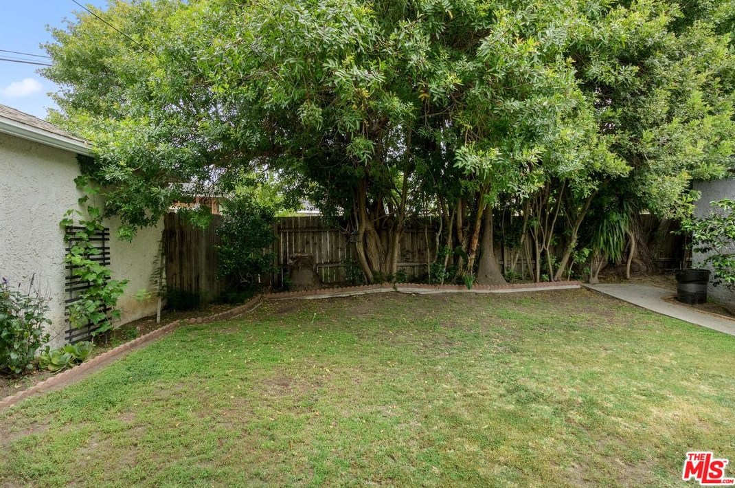7818 Mcconnell Ave, Los Angeles CA  90045-1044 exterior