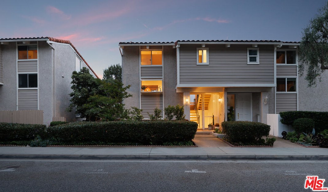 28226 Rey De Copas Ln, Malibu, CA 90265
