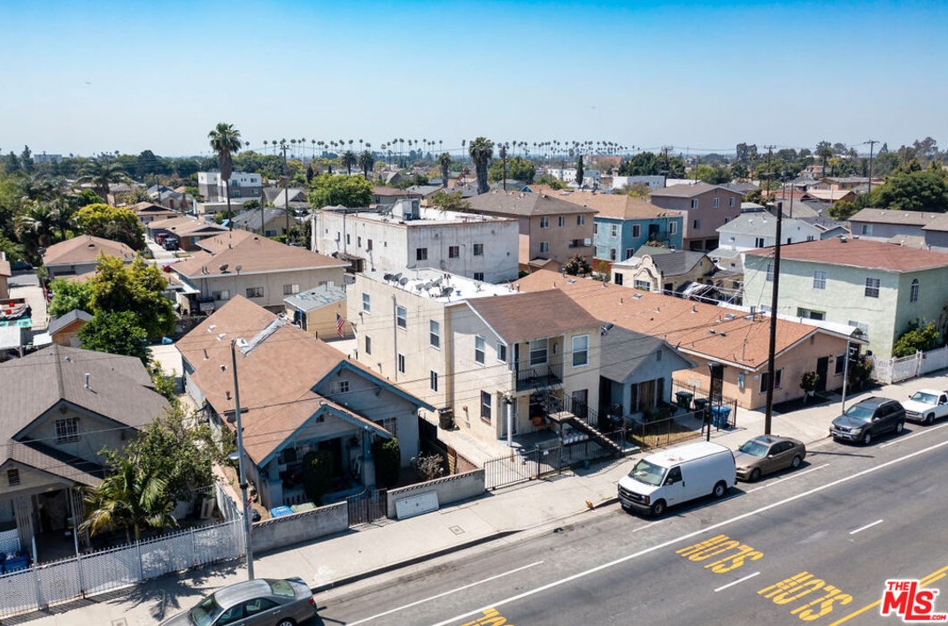 914 Martin Luther King Jr Blvd, Los Angeles CA  90011-2837 exterior