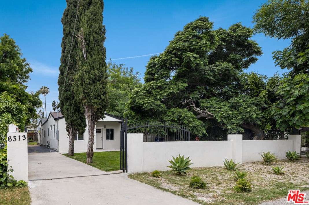 6313 Atoll Ave, Van Nuys, CA 91401-2502