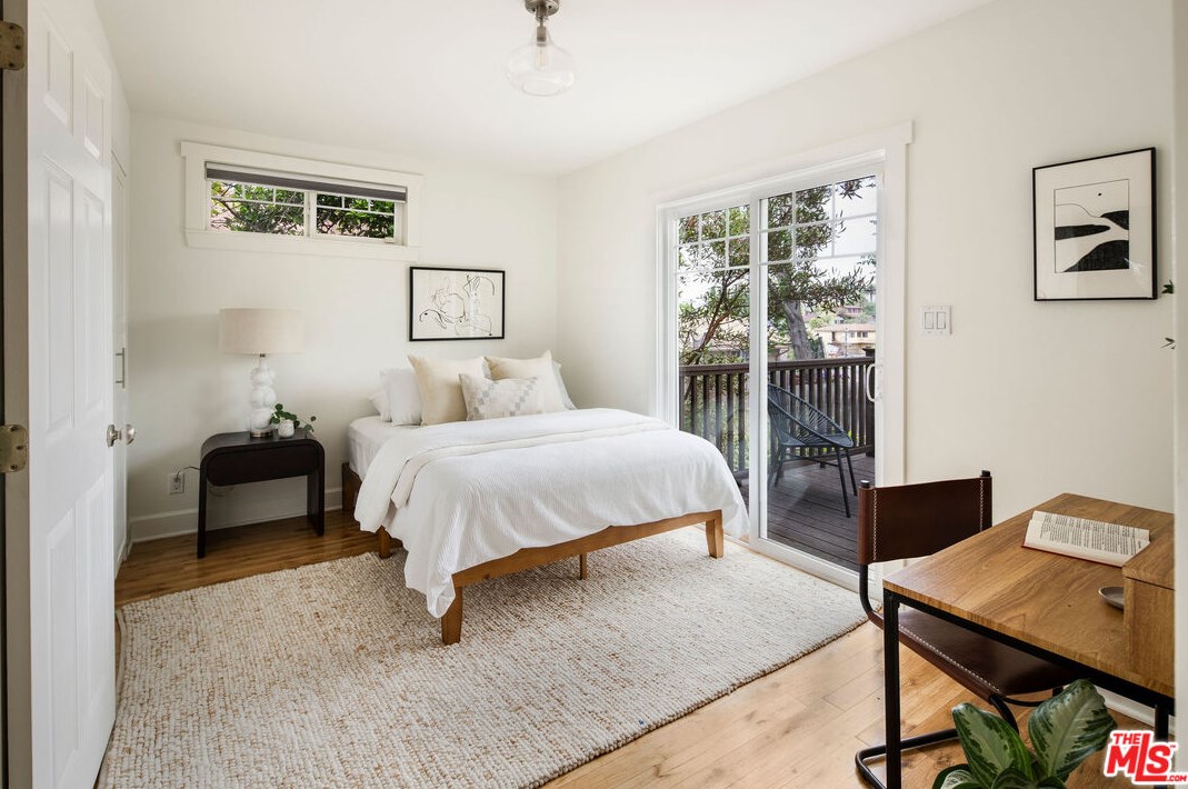 2336 Berkeley Ave, Los Angeles CA  90026-1417 exterior