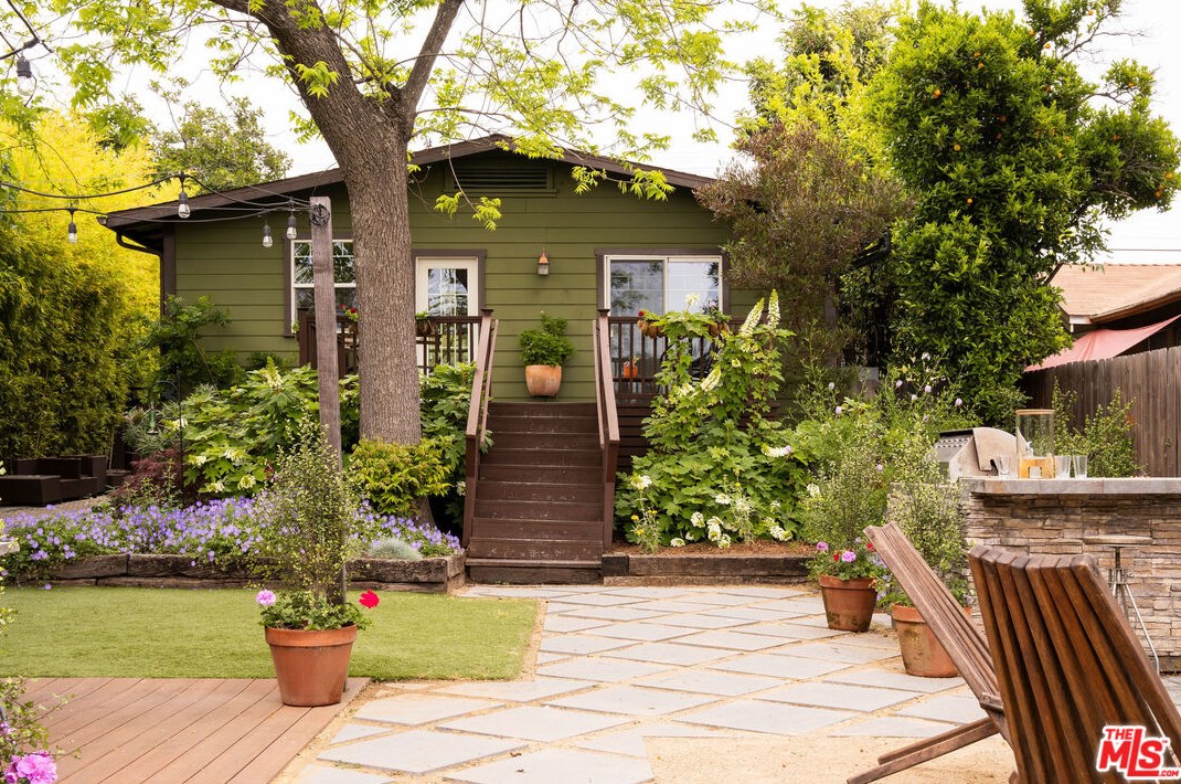 2336 Berkeley Ave, Los Angeles CA  90026-1417 exterior