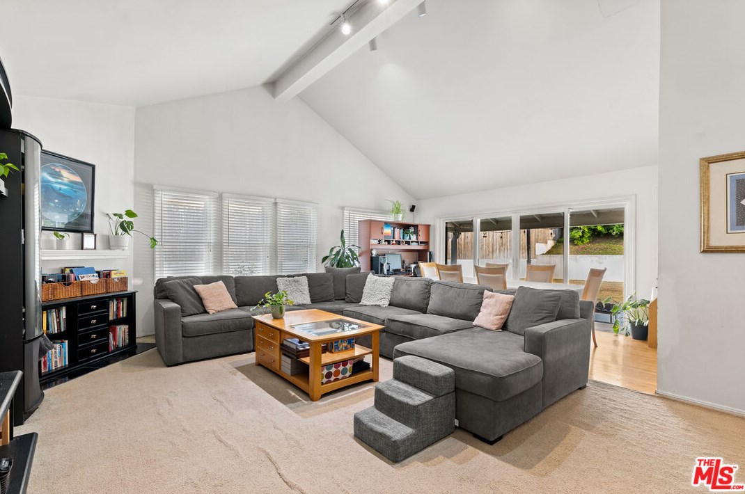5900 74th St, Los Angeles, CA 90045-1602