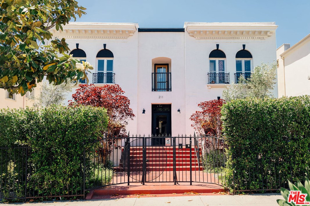 211 S Berendo St #1, Los Angeles, CA 90004