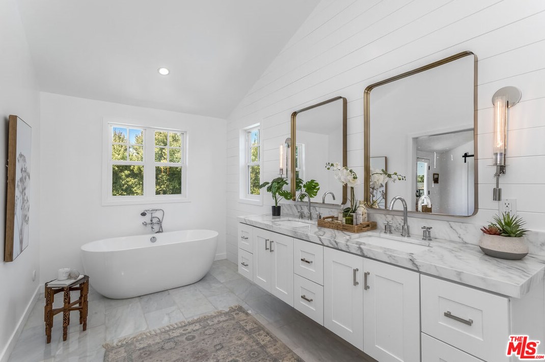 4836 Placidia Ave, North Hollywood CA  91601-4834 exterior