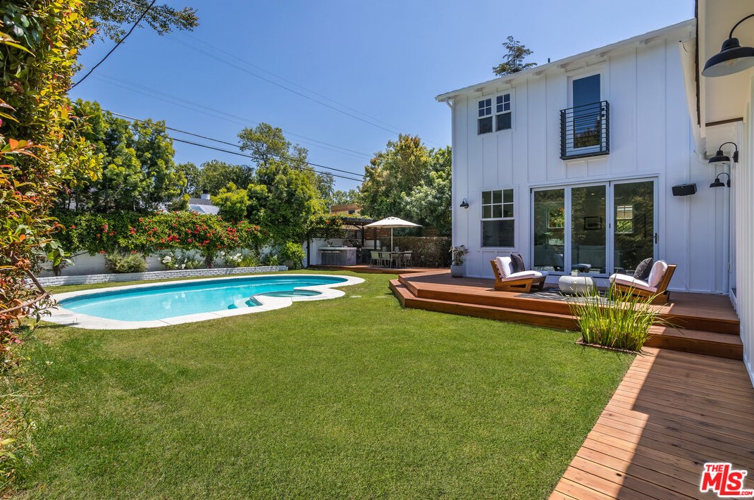 4836 Placidia Ave, North Hollywood CA  91601-4834 exterior