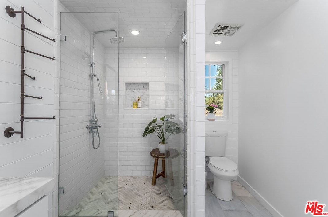 4836 Placidia Ave, North Hollywood CA  91601-4834 exterior