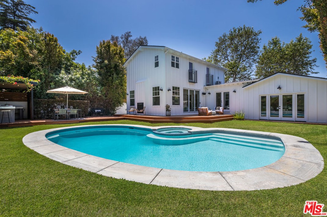 4836 Placidia Ave, North Hollywood CA  91601-4834 exterior