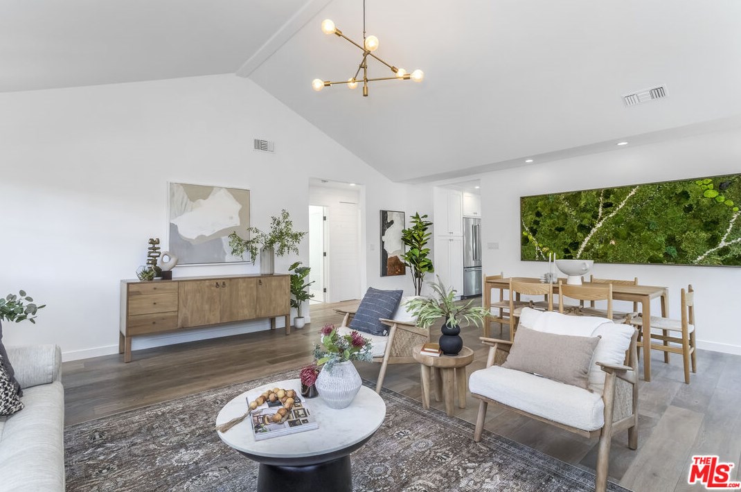 4836 Placidia Ave, North Hollywood CA  91601-4834 exterior