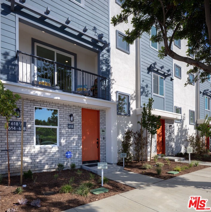 618 Dawson Ave, Long Beach, CA 90814-1029