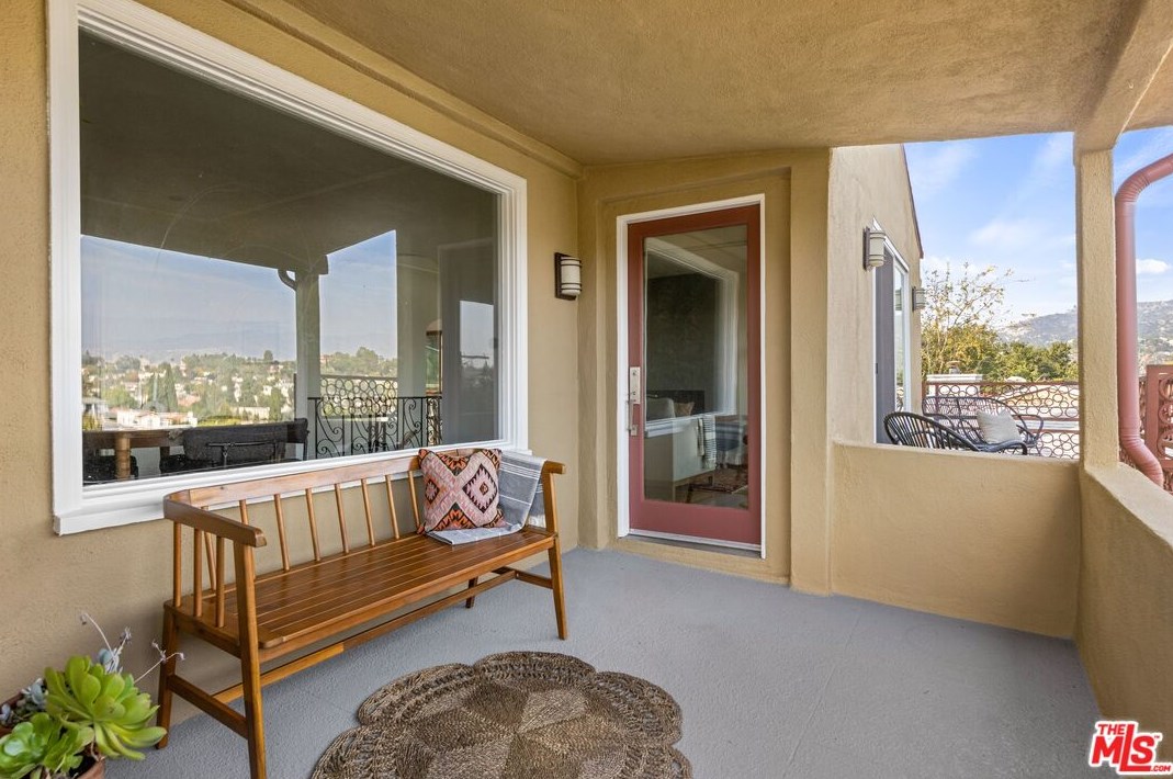 2435 Lyric Ave, Los Angeles CA  90027-4654 exterior