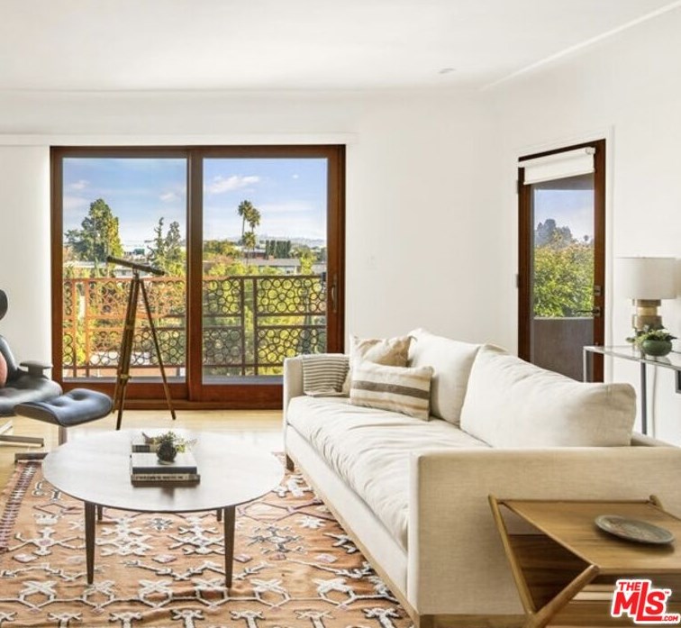 2435 Lyric Ave, Los Angeles CA  90027-4654 exterior