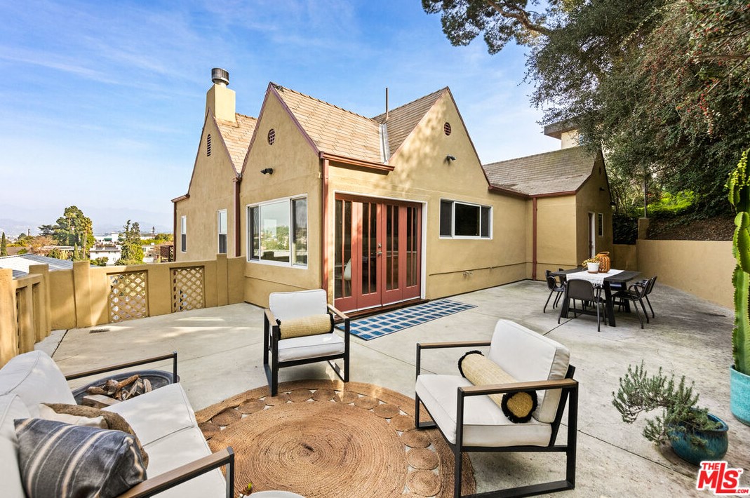 2435 Lyric Ave, Los Angeles CA  90027-4654 exterior