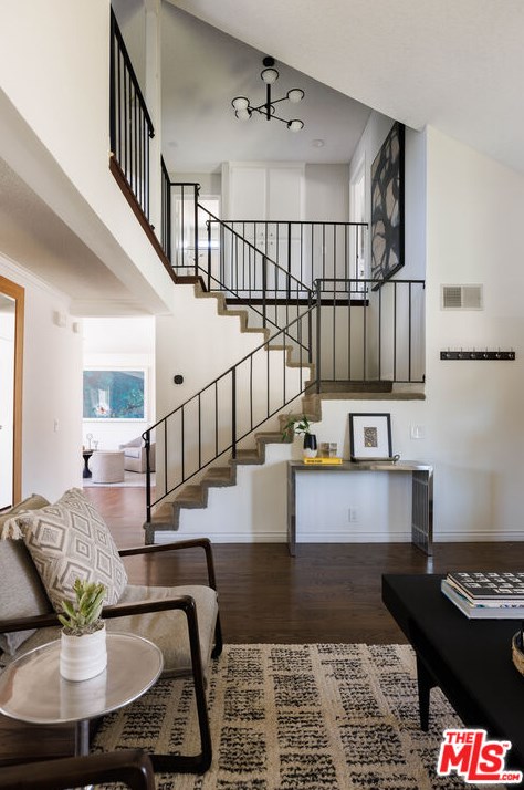 21602 Grovepark Dr, Santa Clarita, CA 91350