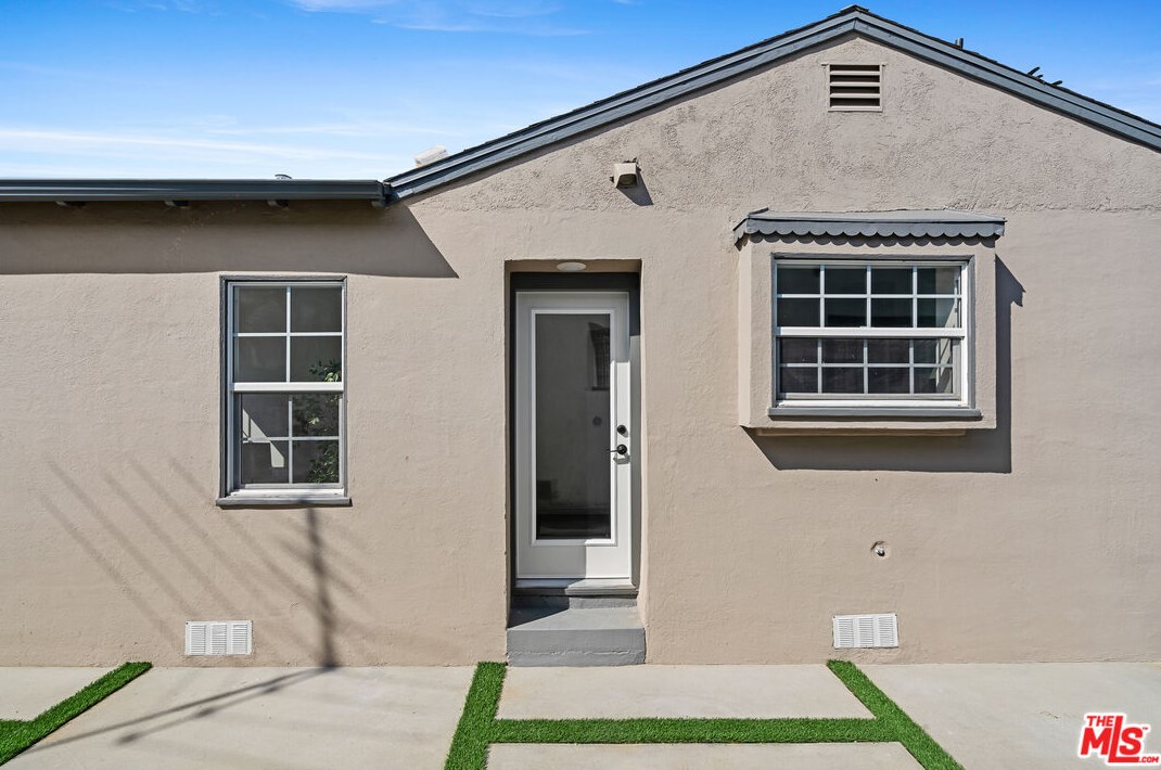 3019 Palm Grove Ave, Los Angeles CA  90016-2336 exterior
