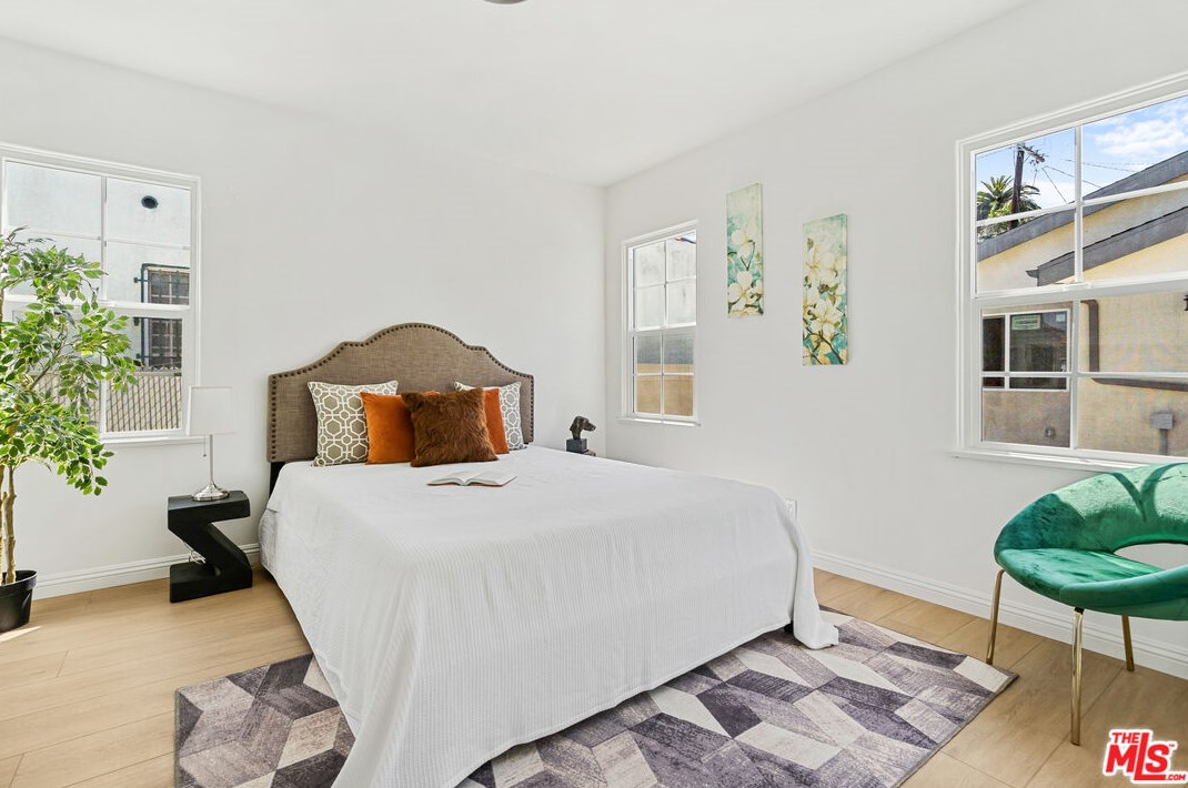 3019 Palm Grove Ave, Los Angeles CA  90016-2336 exterior