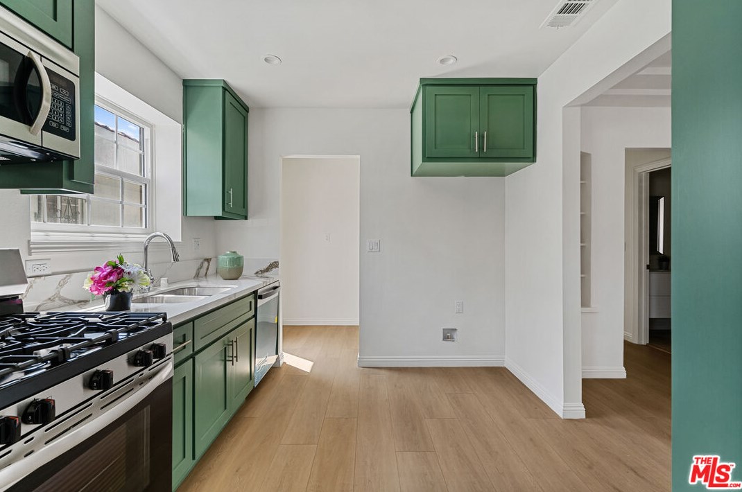 3019 Palm Grove Ave, Los Angeles CA  90016-2336 exterior