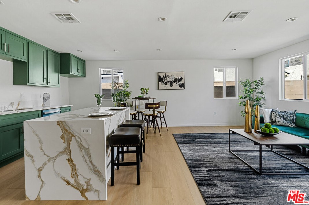 3019 Palm Grove Ave, Los Angeles CA  90016-2336 exterior