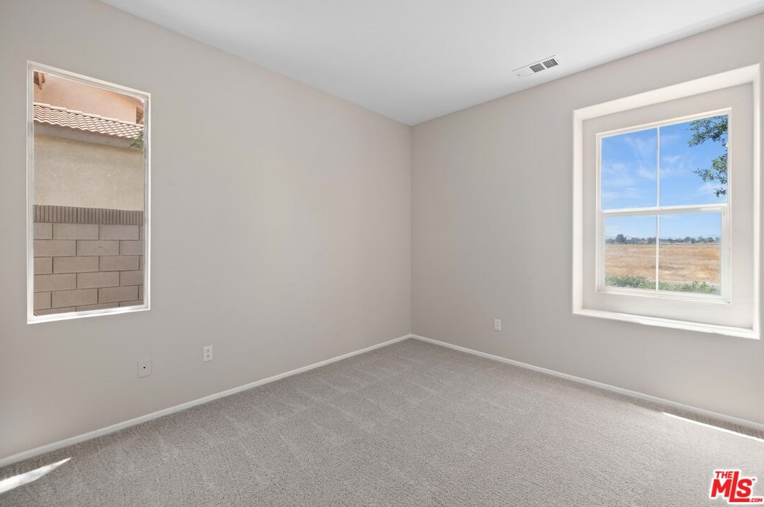 44034 27 St, Lancaster CA  93536-6023 exterior