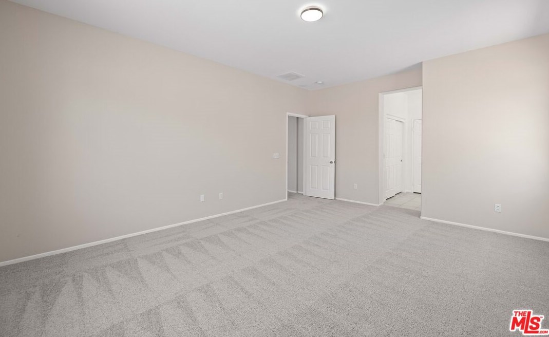 44034 27 St, Lancaster CA  93536-6023 exterior