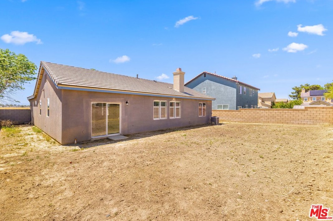 44034 27 St, Lancaster CA  93536-6023 exterior