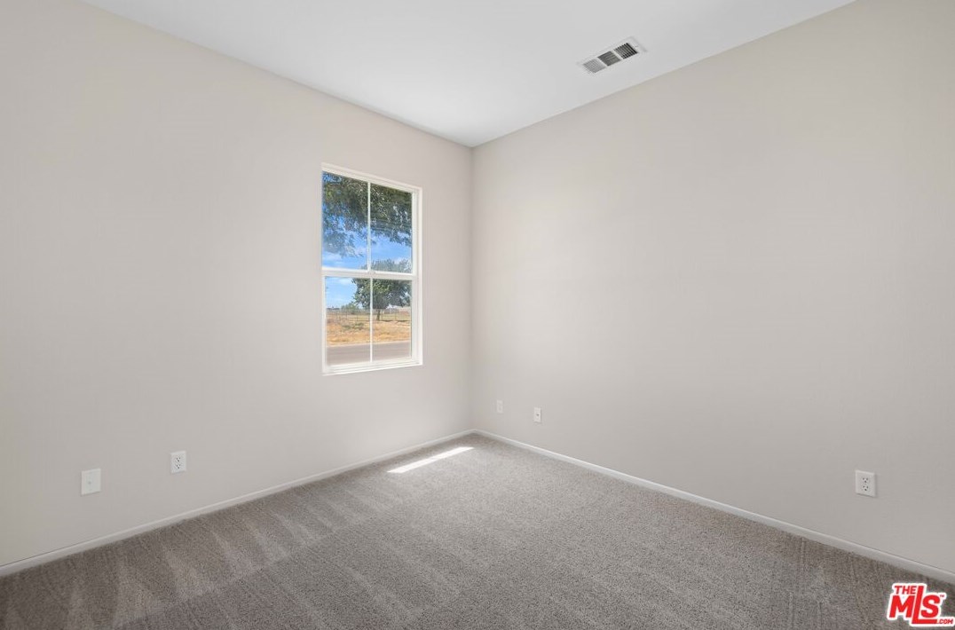 44034 27 St, Lancaster CA  93536-6023 exterior