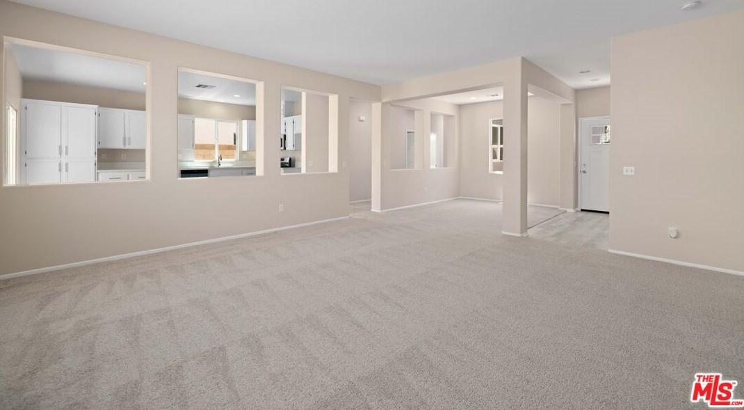 44034 27 St, Lancaster CA  93536-6023 exterior