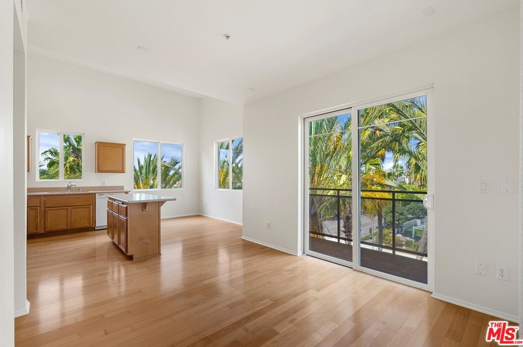 13200 Pacific Promenade, Los Angeles CA  90094-2133 exterior