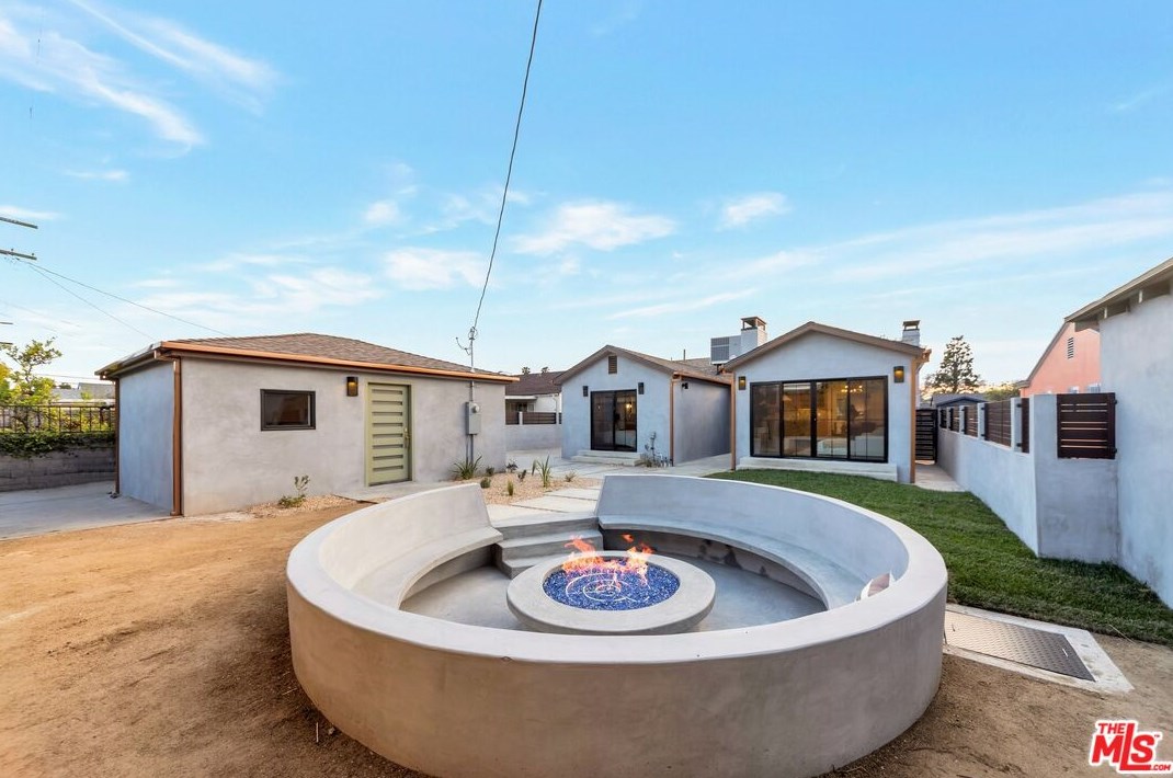3732 Cherrywood Ave, Los Angeles CA  90008-2644 exterior