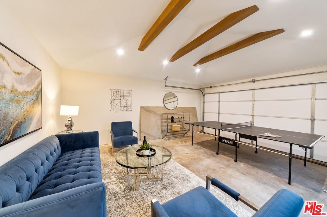 3732 Cherrywood Ave, Los Angeles CA  90008-2644 exterior